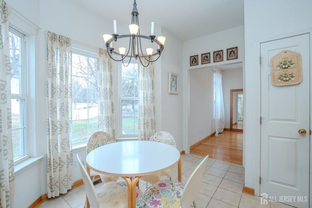 6 Barlow Court, Plainsboro, NJ 08536