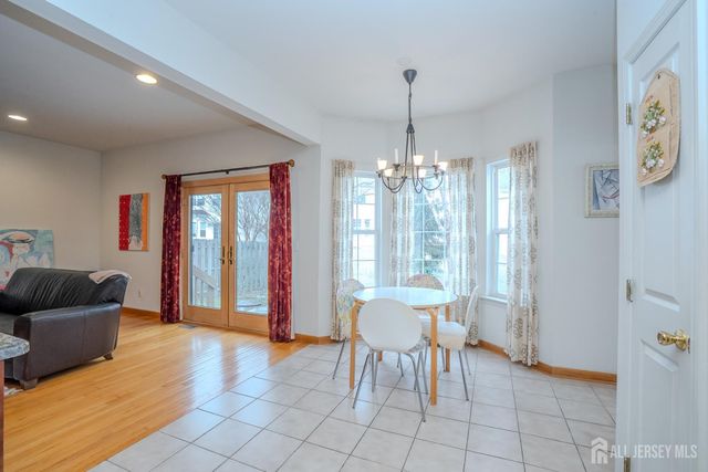 6 Barlow Court, Plainsboro, NJ 08536