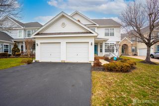 6 Barlow Court, Plainsboro, NJ 08536