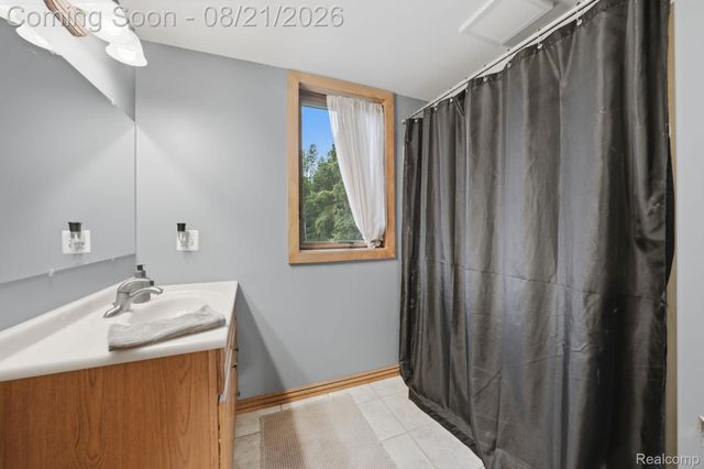 4759 Lasher Road, Dryden Township, MI 48428