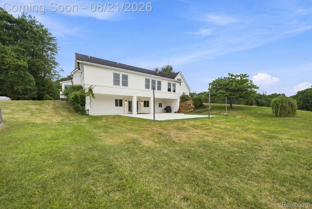 4759 Lasher Road, Dryden Township, MI 48428
