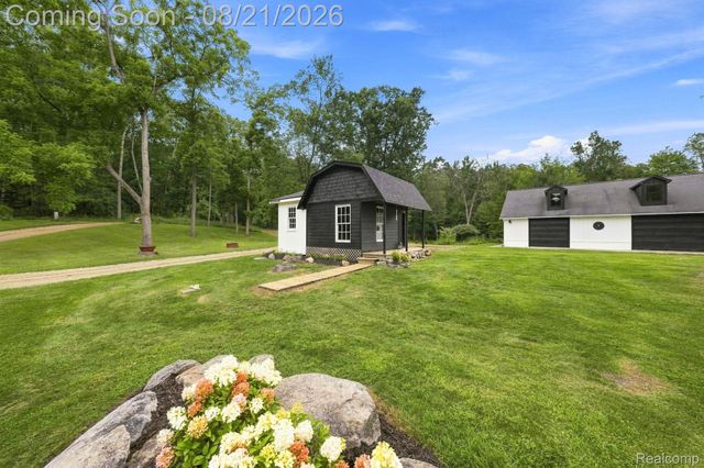 4759 Lasher Road, Dryden Township, MI 48428