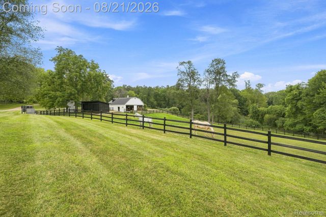 4759 Lasher Road, Dryden Township, MI 48428