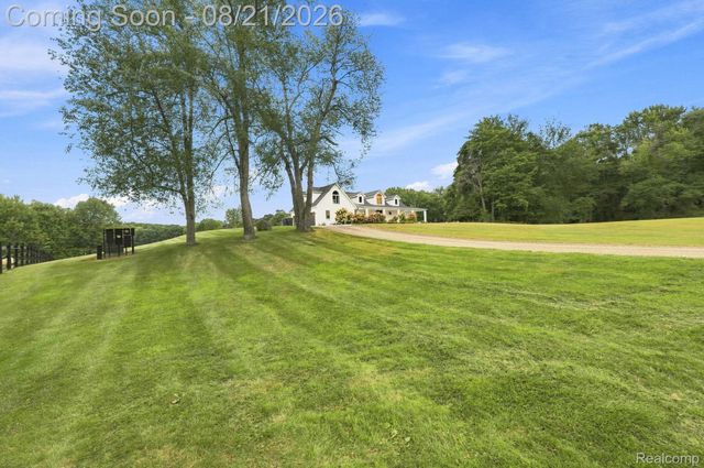 4759 Lasher Road, Dryden Township, MI 48428