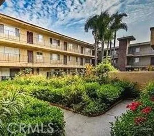 8505 Columbus Avenue 211, North Hills, CA 91343