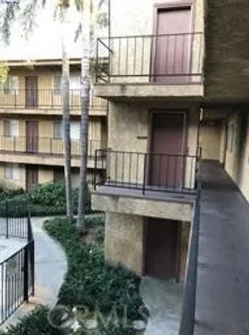 8505 Columbus Avenue 211, North Hills, CA 91343