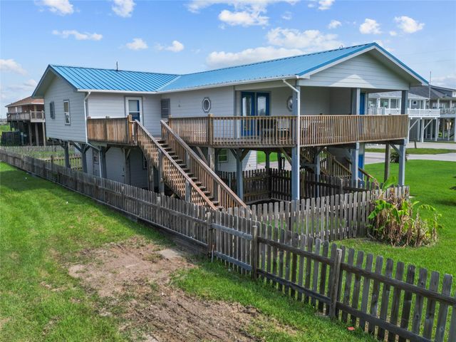 817 Westview, Crystal Beach, TX 77650