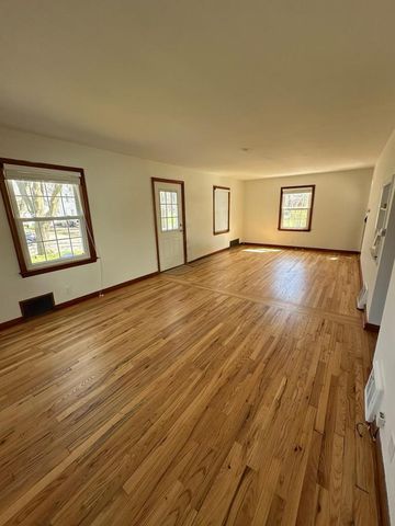 1426 Hooker AVENUE, Madison, WI 53704