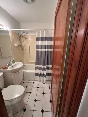 1426 Hooker AVENUE, Madison, WI 53704