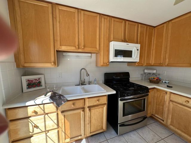 1426 Hooker AVENUE, Madison, WI 53704