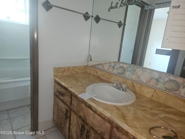 565 Elizabeth Street SE, Palm Bay, FL 32909