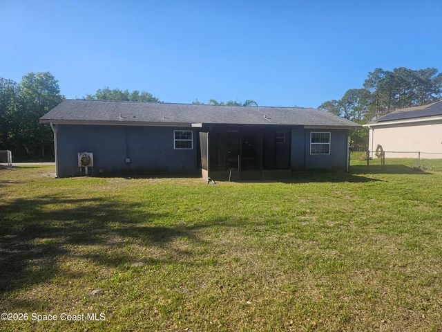 565 Elizabeth Street SE, Palm Bay, FL 32909
