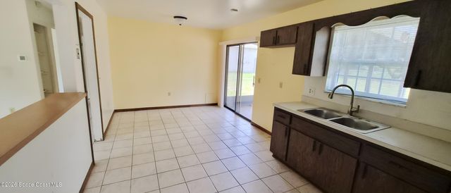 565 Elizabeth Street SE, Palm Bay, FL 32909