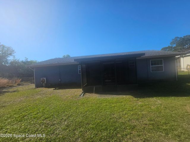 565 Elizabeth Street SE, Palm Bay, FL 32909