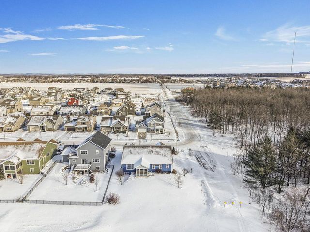 402 Burnt Sienna Drive, Middleton, WI 53562