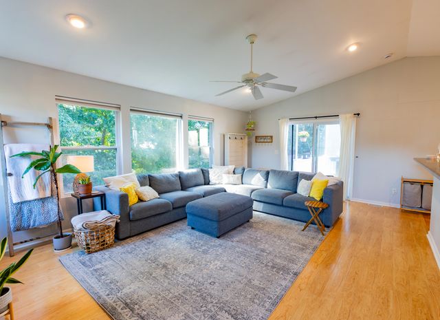 6860 Cypress Bay Drive, Kalamazoo, MI 49009