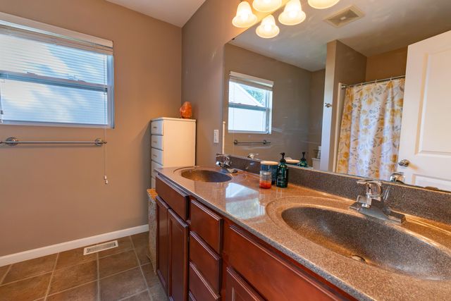 6860 Cypress Bay Drive, Kalamazoo, MI 49009
