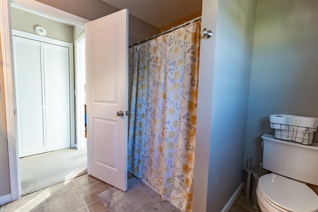 6860 Cypress Bay Drive, Kalamazoo, MI 49009