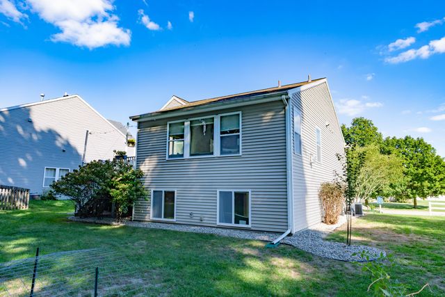6860 Cypress Bay Drive, Kalamazoo, MI 49009
