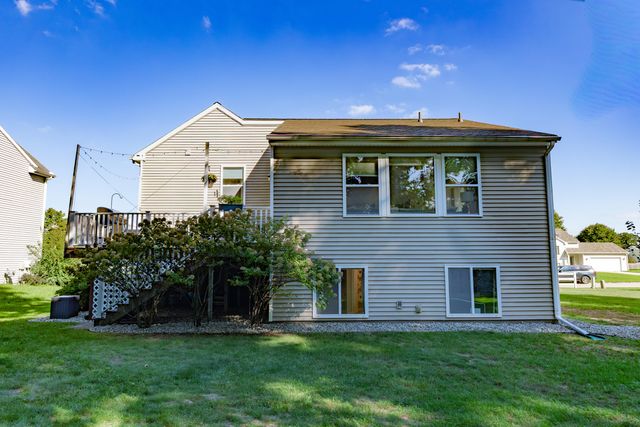 6860 Cypress Bay Drive, Kalamazoo, MI 49009