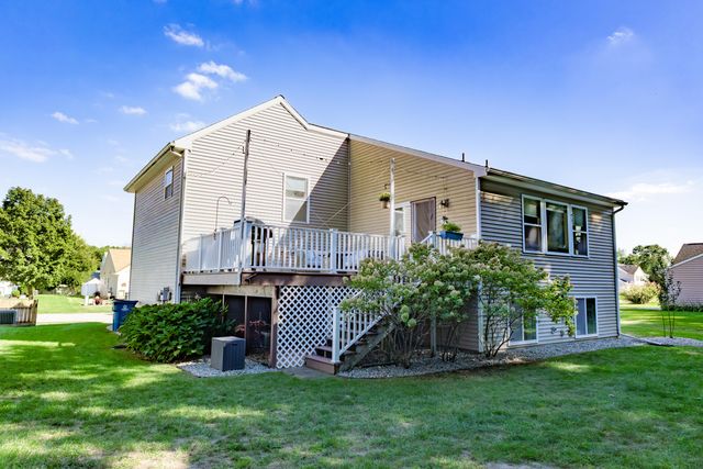 6860 Cypress Bay Drive, Kalamazoo, MI 49009