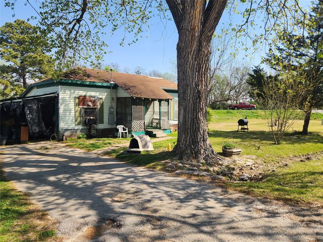 408 E Main Street, Wolfe City, TX 75496