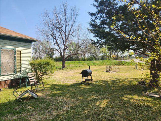 408 E Main Street, Wolfe City, TX 75496