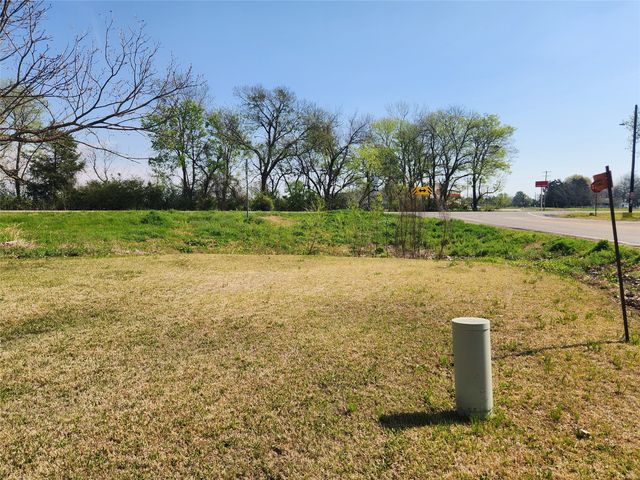 408 E Main Street, Wolfe City, TX 75496