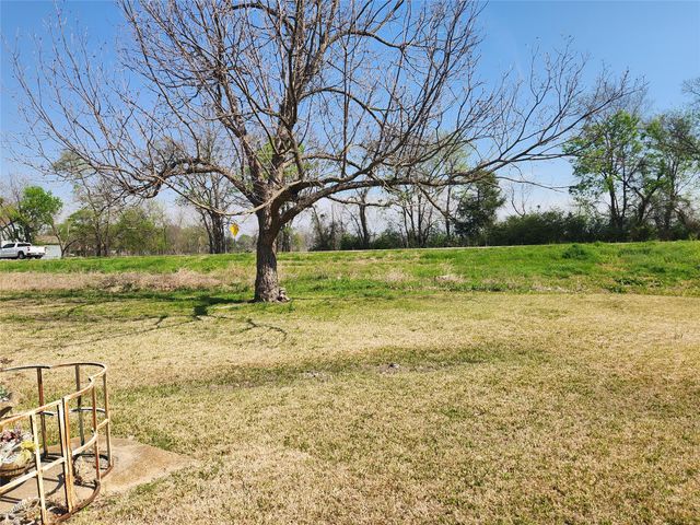 408 E Main Street, Wolfe City, TX 75496