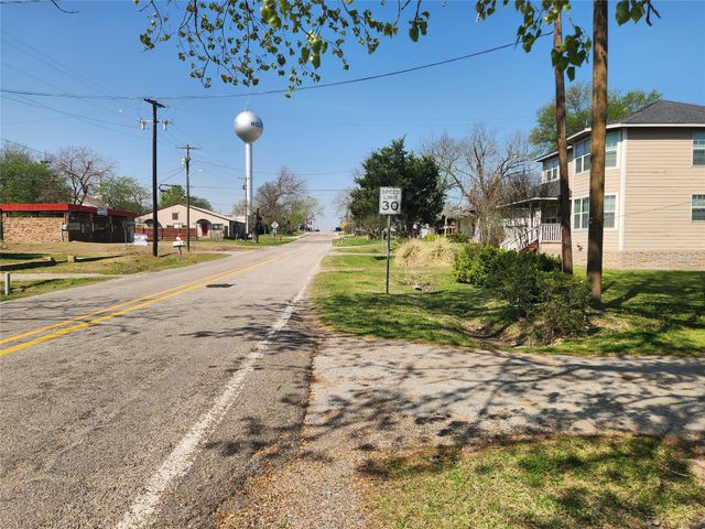 408 E Main Street, Wolfe City, TX 75496
