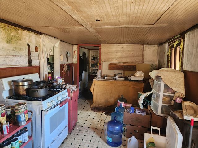 408 E Main Street, Wolfe City, TX 75496