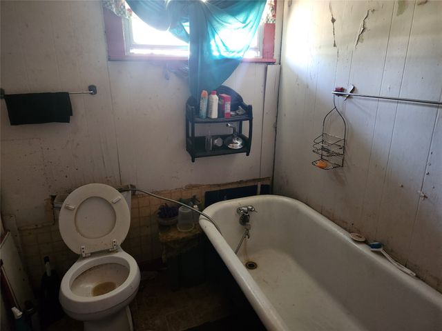 408 E Main Street, Wolfe City, TX 75496