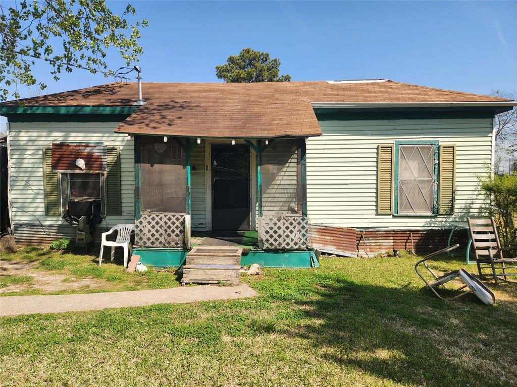 408 E Main Street, Wolfe City, TX 75496
