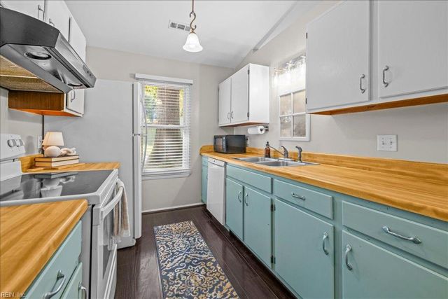 4368 Smokey Lake DR, Virginia Beach, VA 23462