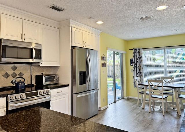 1020 NW 107th Avenue, Plantation, FL 33322