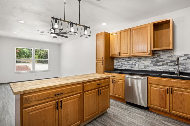 3614 Sioux Trail, Granbury, TX 76048