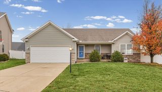 1713 Hunters Ridge Court, Mahomet, IL 61853