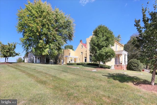 33 LOUISA BEALL LN, Charles Town, WV 25414