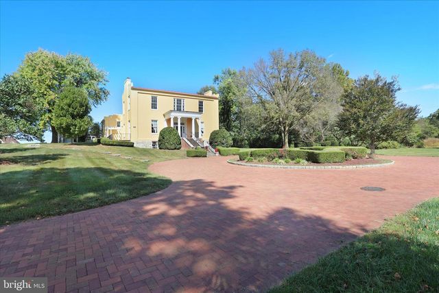 33 LOUISA BEALL LN, Charles Town, WV 25414