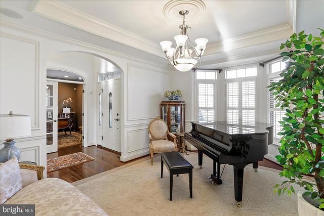 33 LOUISA BEALL LN, Charles Town, WV 25414