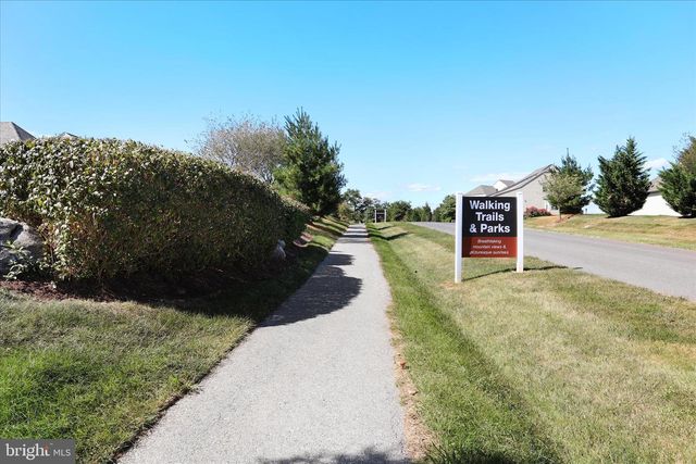 33 LOUISA BEALL LN, Charles Town, WV 25414