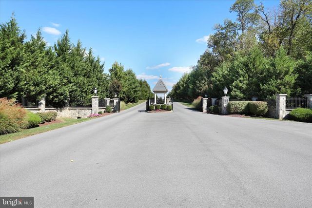 33 LOUISA BEALL LN, Charles Town, WV 25414