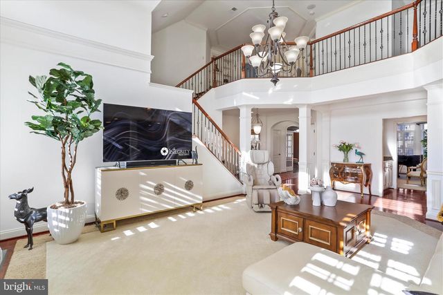 33 LOUISA BEALL LN, Charles Town, WV 25414