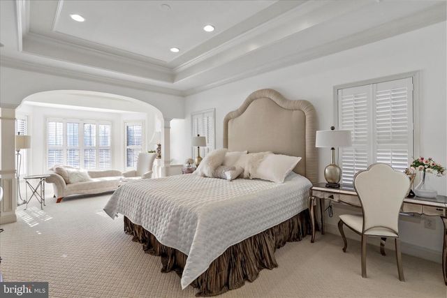 33 LOUISA BEALL LN, Charles Town, WV 25414