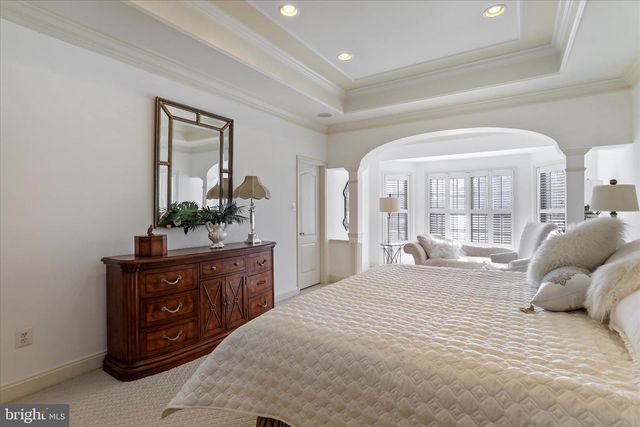 33 LOUISA BEALL LN, Charles Town, WV 25414