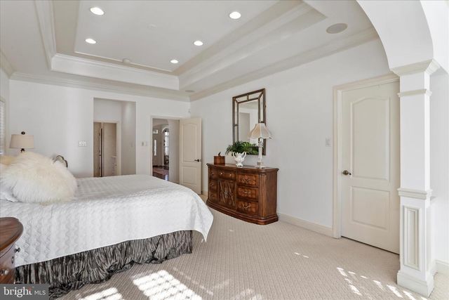 33 LOUISA BEALL LN, Charles Town, WV 25414