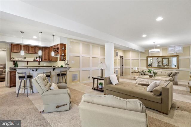 33 LOUISA BEALL LN, Charles Town, WV 25414