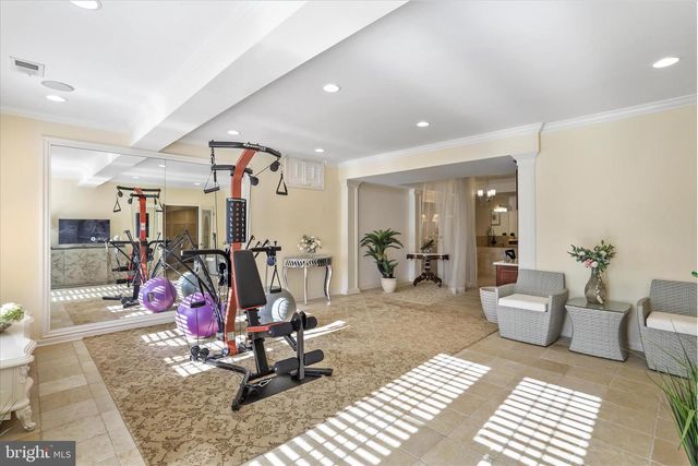 33 LOUISA BEALL LN, Charles Town, WV 25414