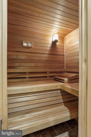 33 LOUISA BEALL LN, Charles Town, WV 25414