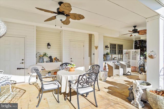 33 LOUISA BEALL LN, Charles Town, WV 25414